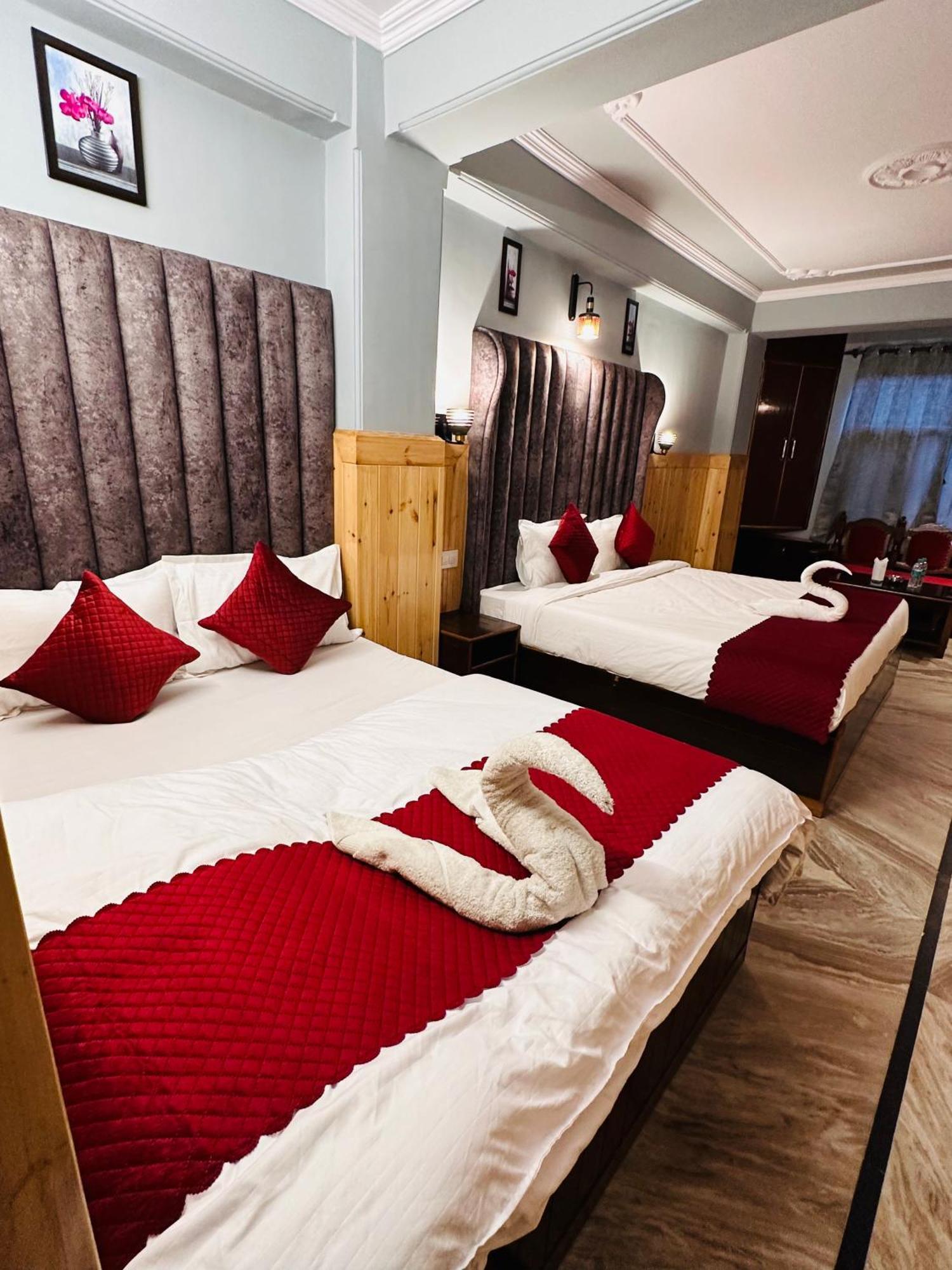 Hotel Avalanche Шимла Экстерьер фото