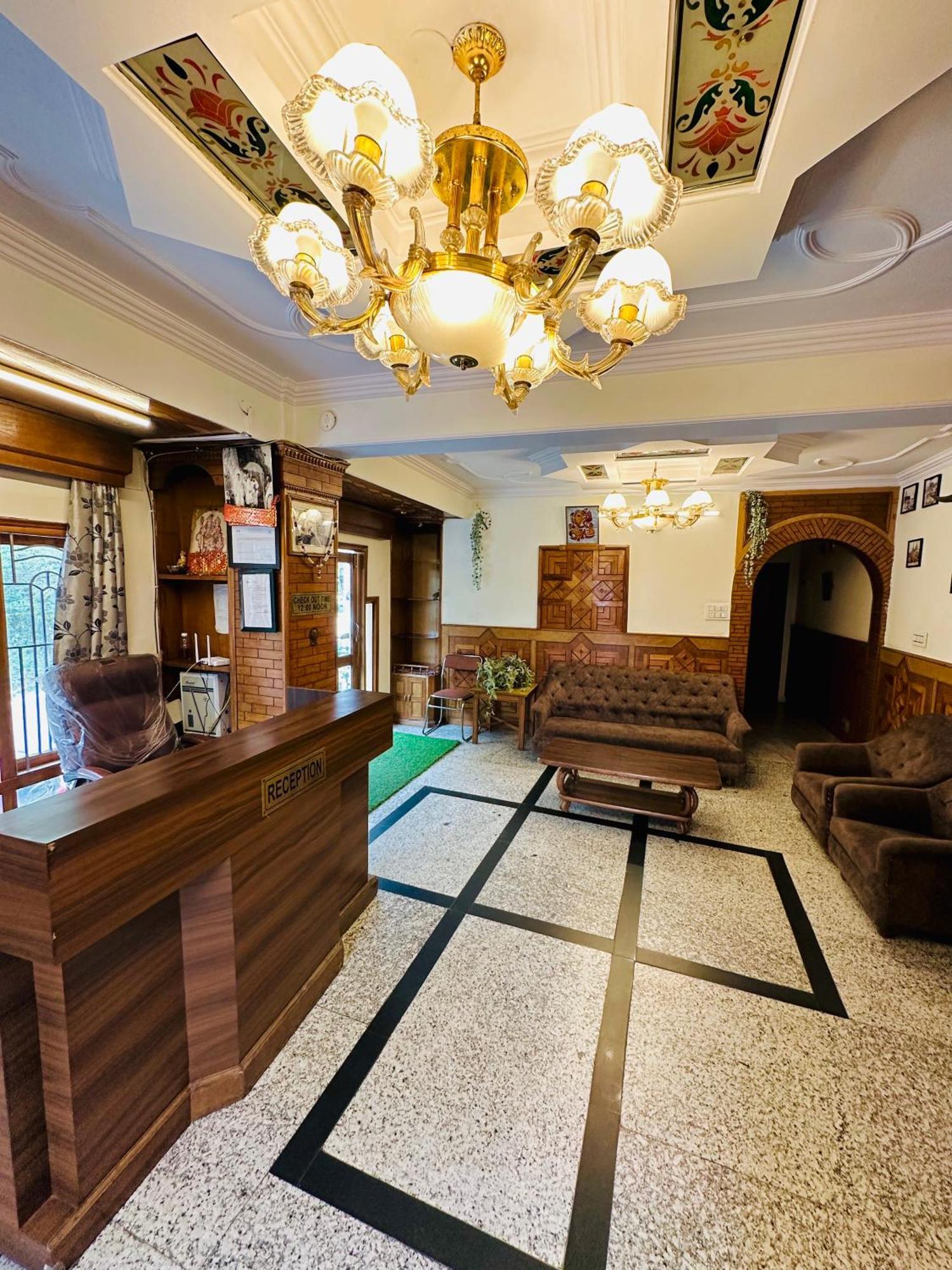 Hotel Avalanche Шимла Экстерьер фото