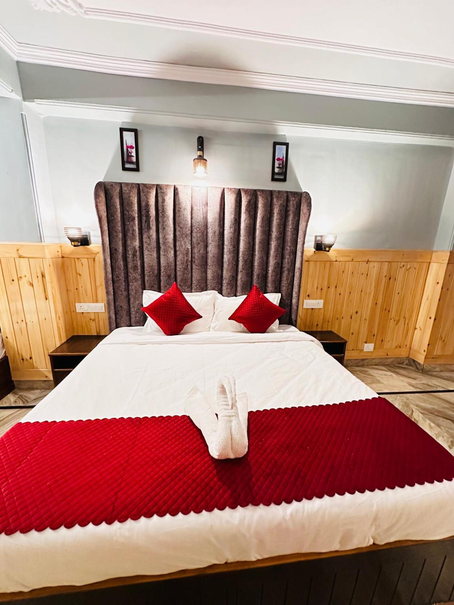 Hotel Avalanche Шимла Экстерьер фото