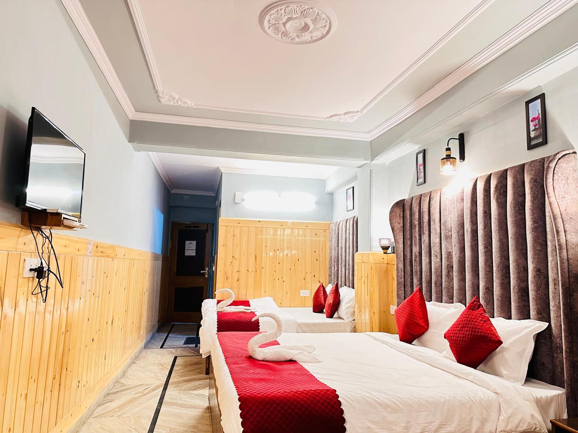 Hotel Avalanche Шимла Экстерьер фото