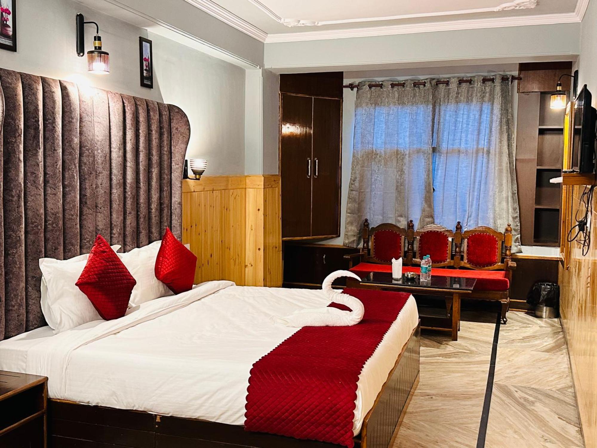 Hotel Avalanche Шимла Экстерьер фото